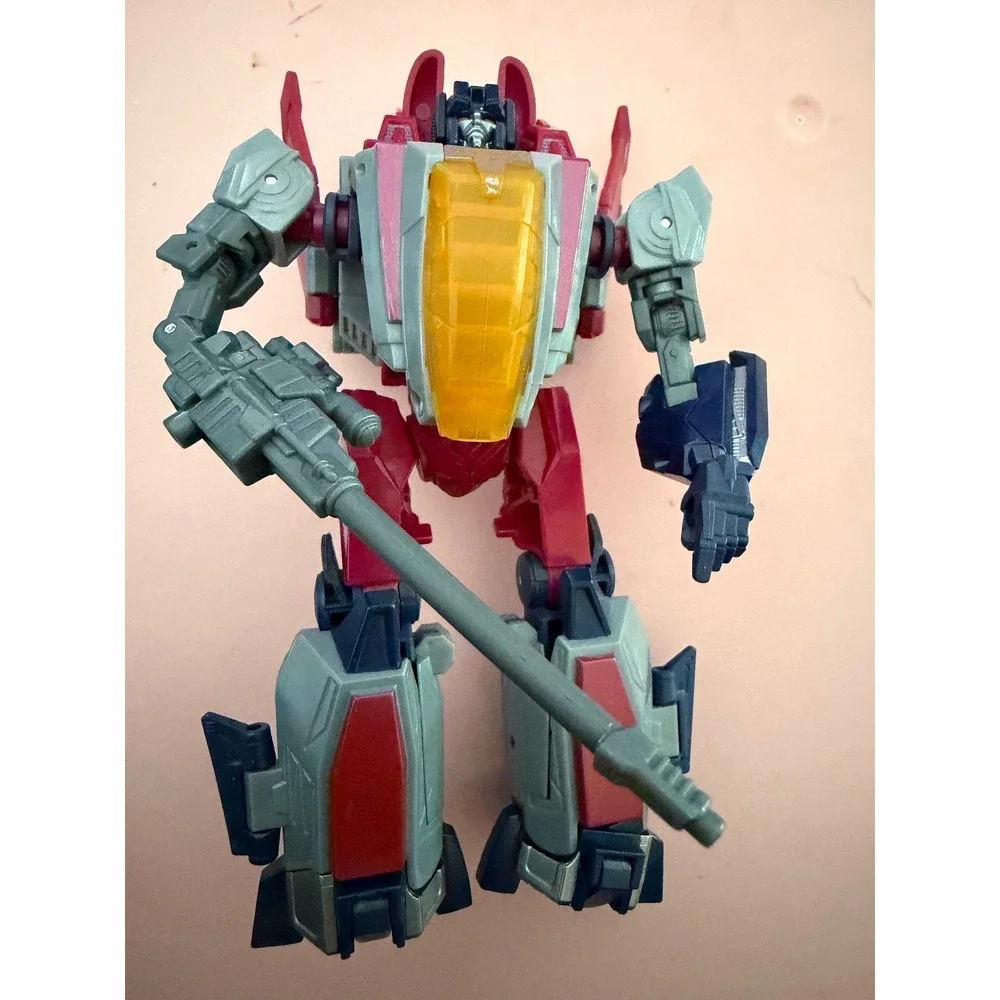 Transformers Generations War for‎ Cybertron Starscream Voyager Class Action